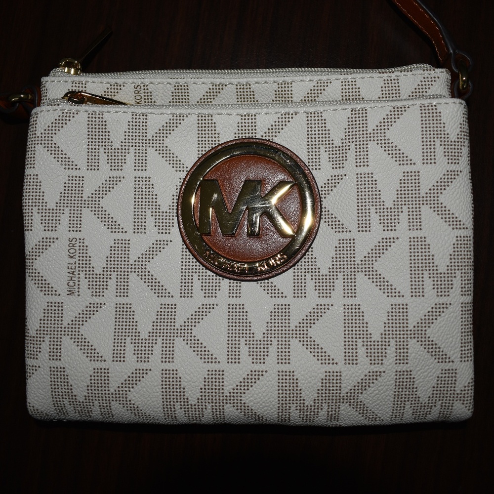 Michael Kors Fulton Large Crossbody